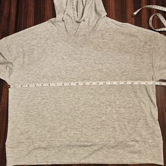 Gap Fit Light Gray Lightweight Cropped Boxy Pullover Hoodie Thumb Holes M EUC - Picture 6 of 11